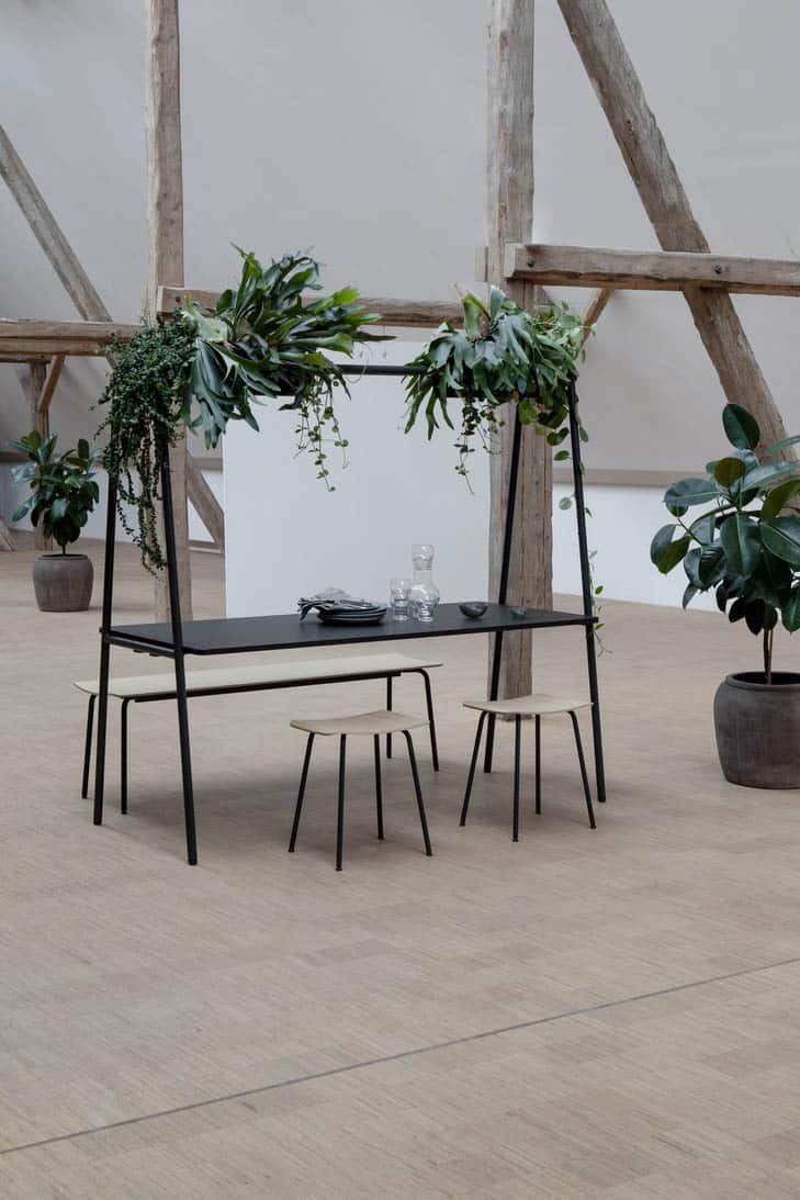 FD A20 est un mobilier polyvalent pour les différents espaces de travail, en rajoutant de la lumiere, des plantes vous obtenez un endroit confortable pour travailler , dîner. Mobilier polyvalent pour vos différents espaces de travail